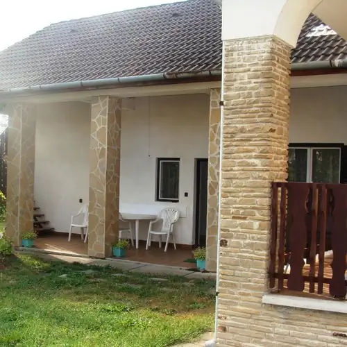 Cseresznyefa Virága Vendégház Vonyarcvashegy 013 kép