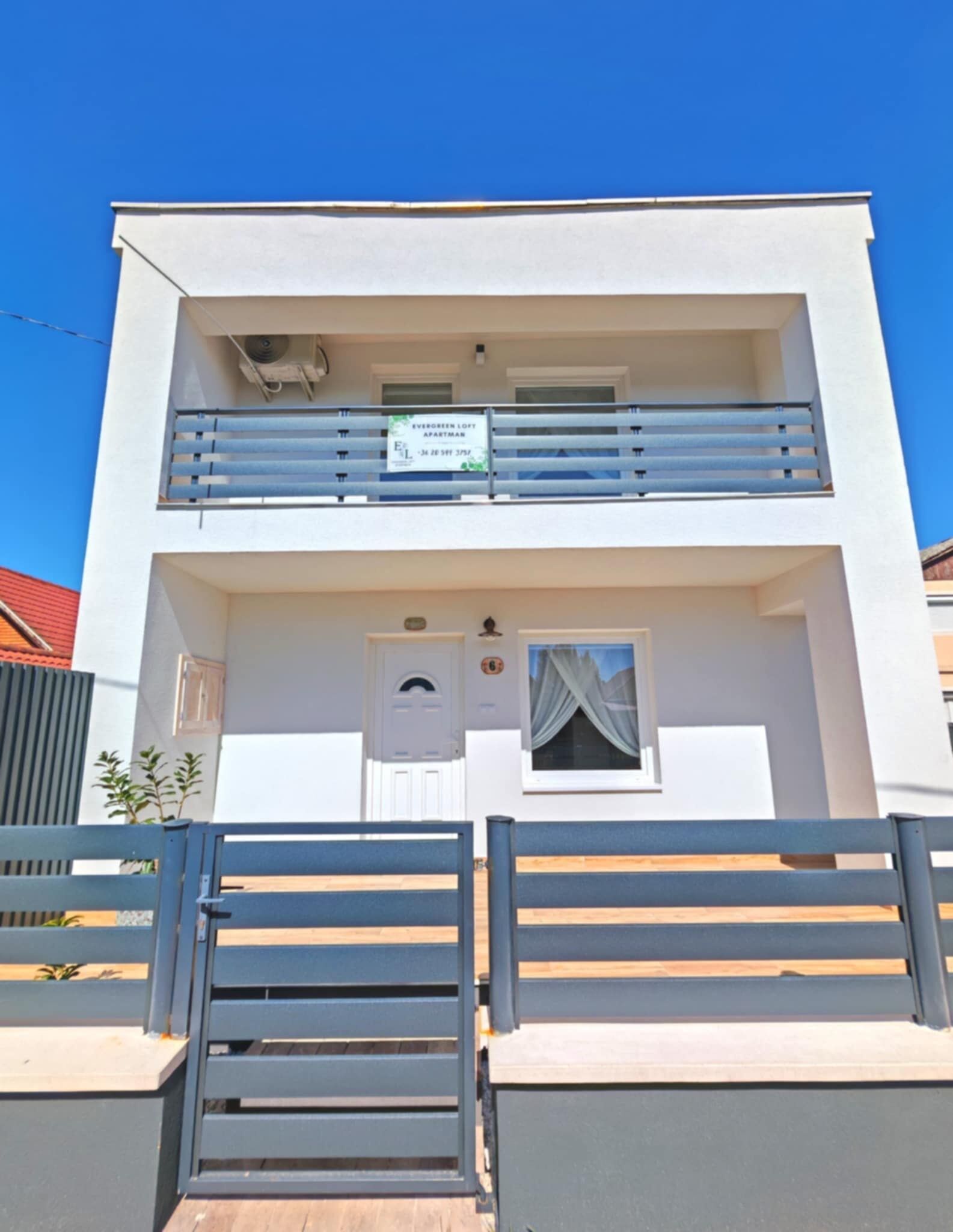  Evergreen Loft Apartman Hajdúnánás