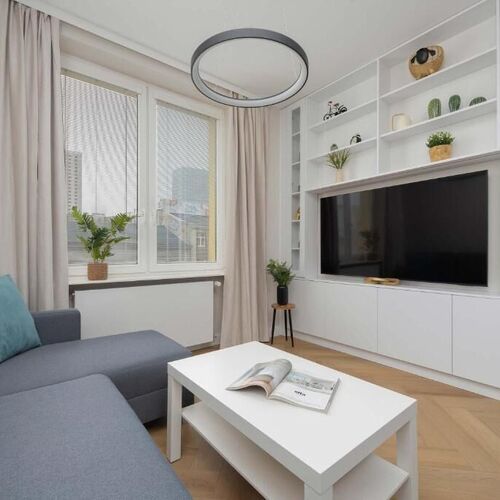 Apartament w Sercu Warszawy Biurko do Pracy Zdalnej by Noclegi Renters