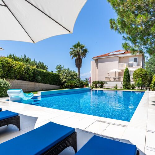 Apartmanok Családok Részére Medencével Splitska, Brac - 23224 Splitska