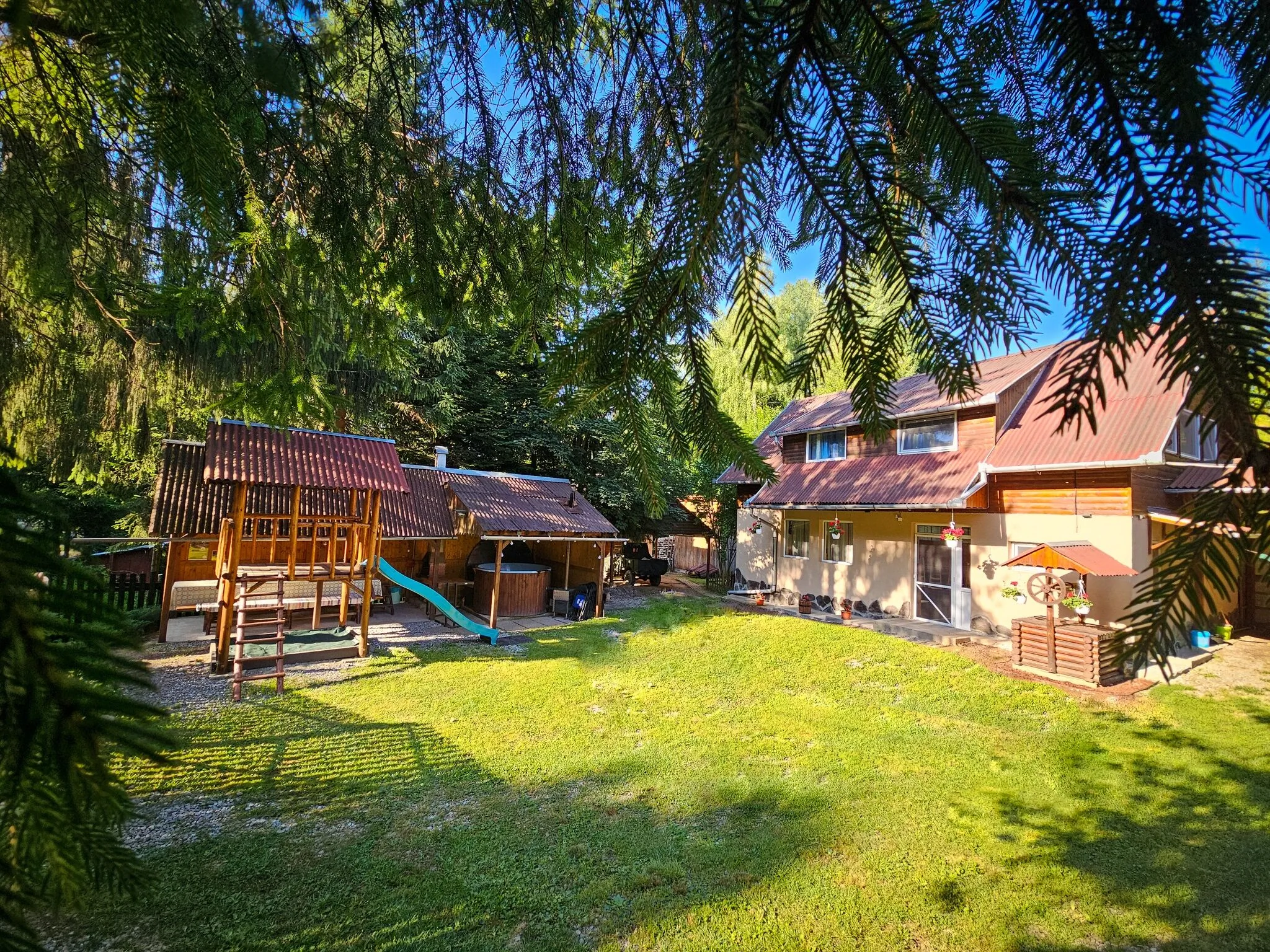 Cabana Greenwood Guesthouse Joseni