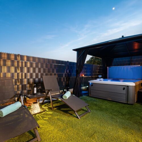 House Cute house with jacuzzi Dugi Rat