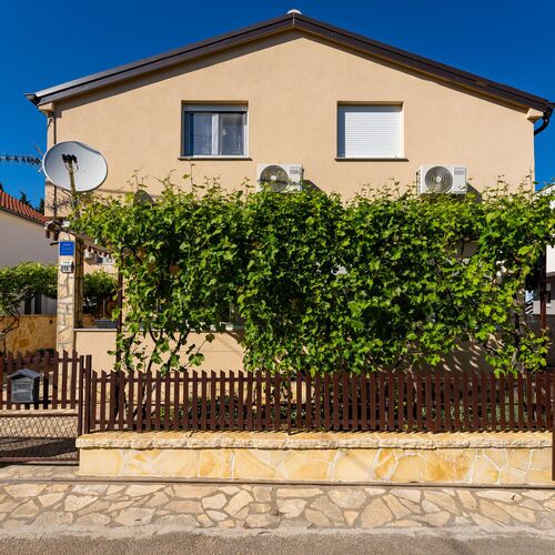Apartman Gornji Karin - CDA619  3