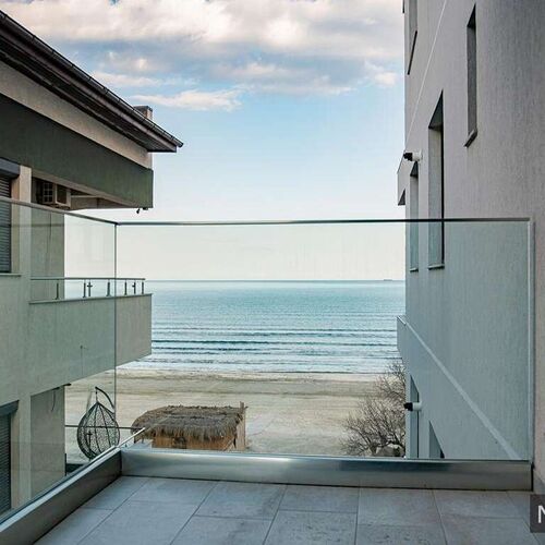 Side Seaview Apartement