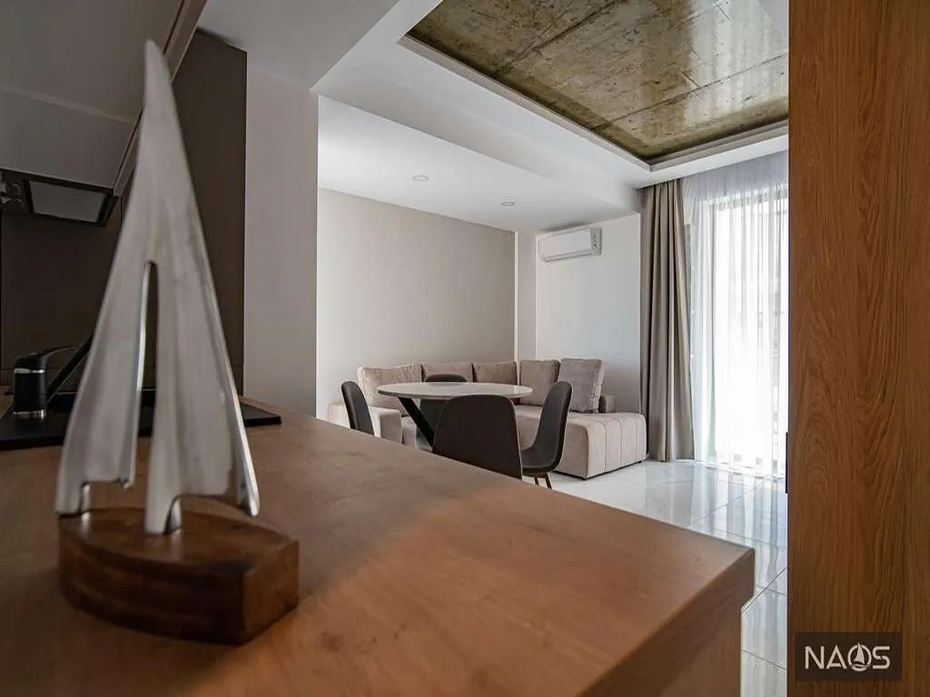 Side Seaview Apartement