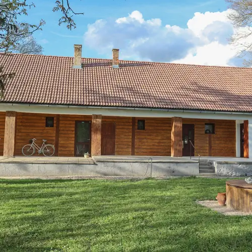 Fekete Gólya Fogadó Szekszárd-Gemenc 001 kép