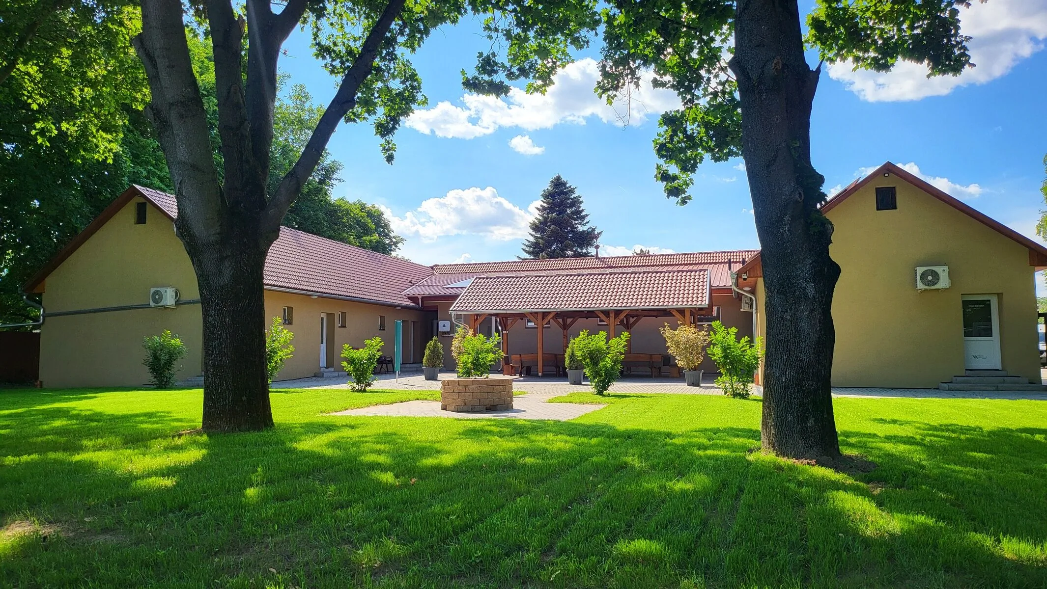 Völgység Apartmanok Aparhant
