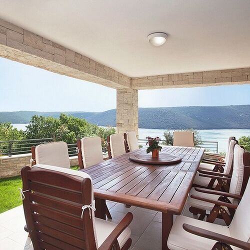 Villa Royal Blue Trget  2