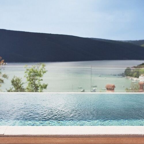 Villa Royal Blue Trget