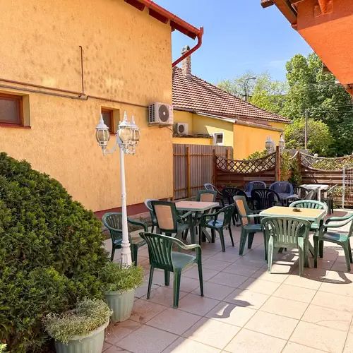 Karádi Apartmanház Hajdúszoboszló 002 kép
