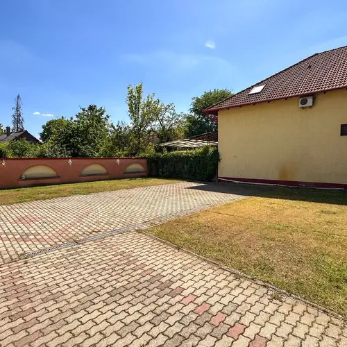 Karádi Apartmanház Hajdúszoboszló 003 kép