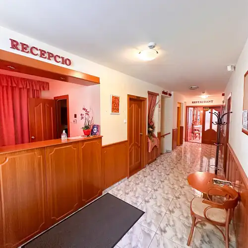 Karádi Apartmanház Hajdúszoboszló 006 kép