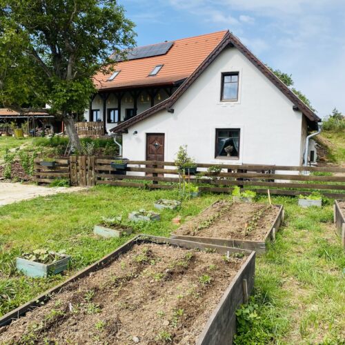 Illés Méhészet és Vendégház Felsőörs ★★ 2