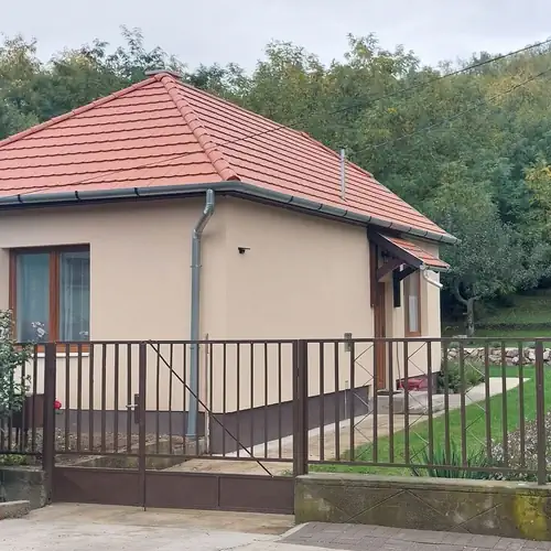 Faluvégi Vendégház Cserépváralja 002 kép