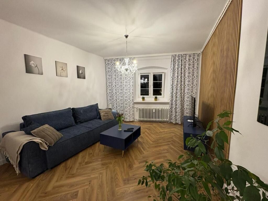 Tabago Studio 22 Nysa, Rynek