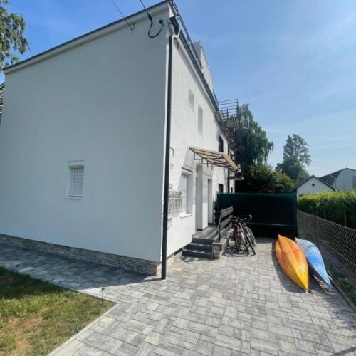 Lakeside Home Apartman Balatonszárszó ★★★ 3