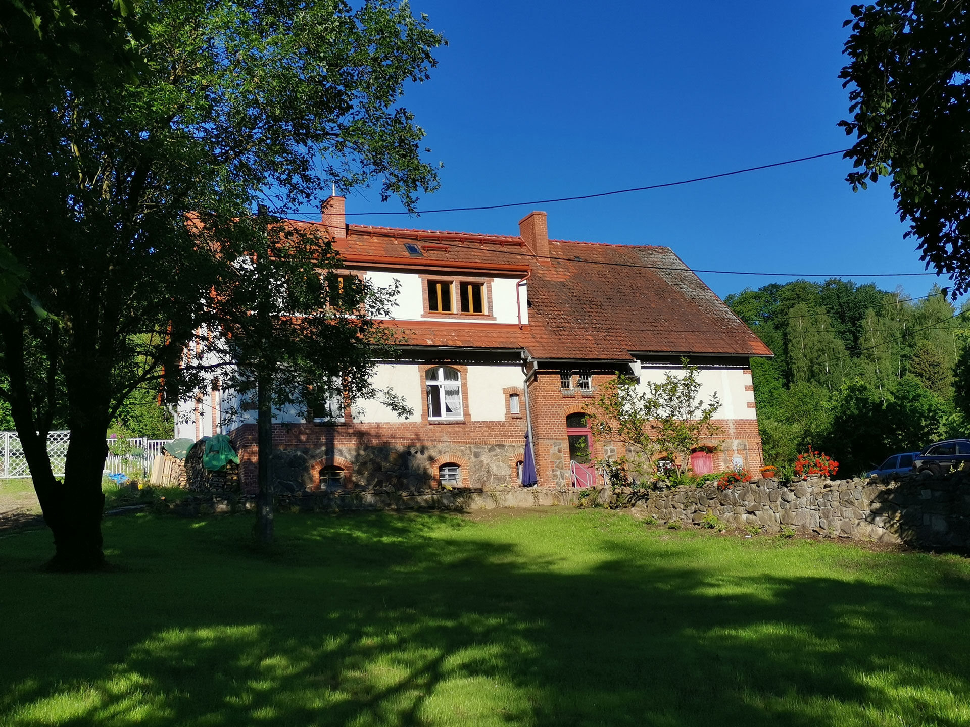 ZACZAROWALIM Dom w Górach Sowich Walim