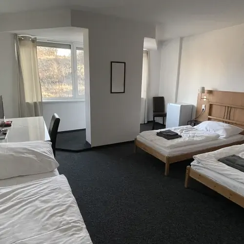 Tř&iacute;lůžkov&yacute; pokoj standart s oddělen&yacute;mi postelemi