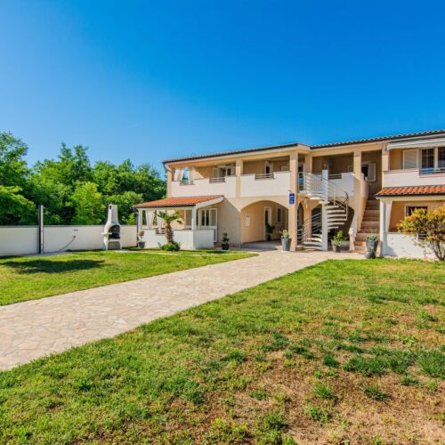 Apartments Juracak Josip i Mira Nin ★★ 4