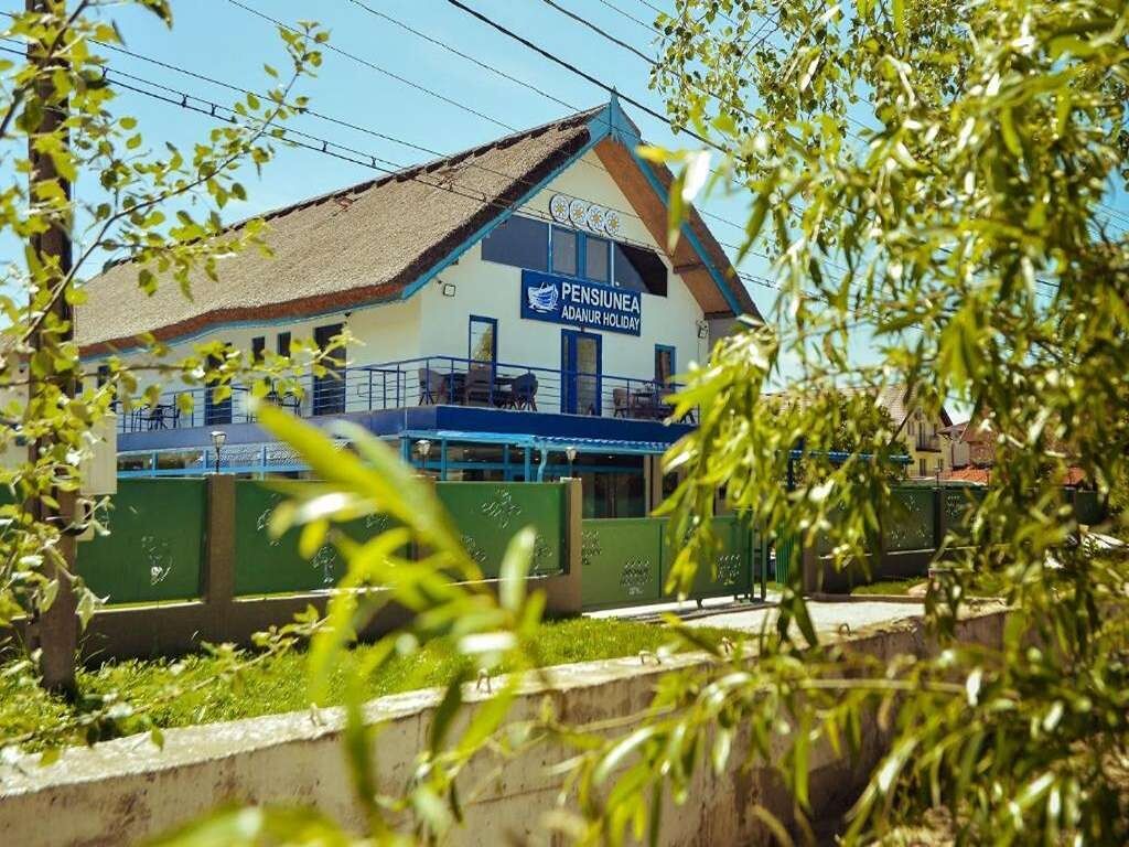 Pensiunea Adanur Holiday Crisan 