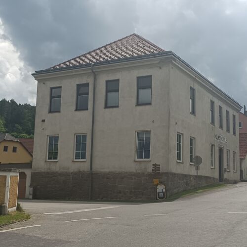 Frühstückspension AlteVolksschule Heinrichs