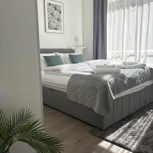 H&aacute;loszoba, 3 csillagos k&eacute;nyelemmel