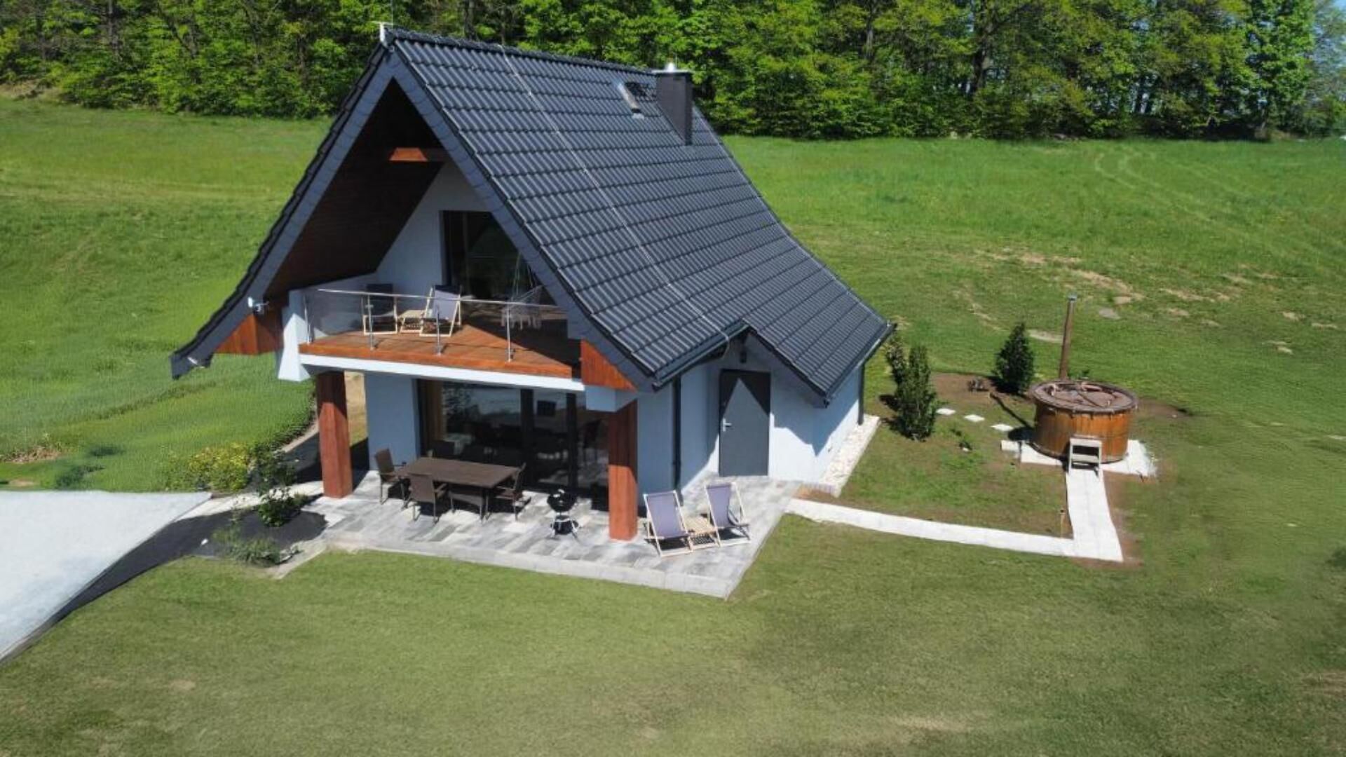 W Sercu Kotliny - luksusowe wille 8 osobowe z balią opalaną drewnem i widokiem na góry Marcinów