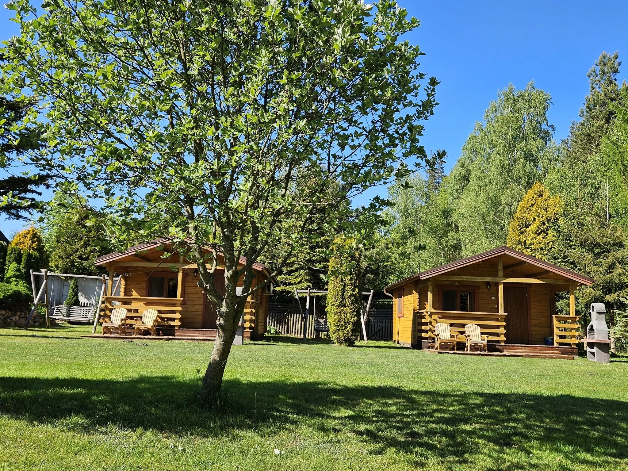 Pokoje i domki PRZY LEŚNICZÓWCE Wiele