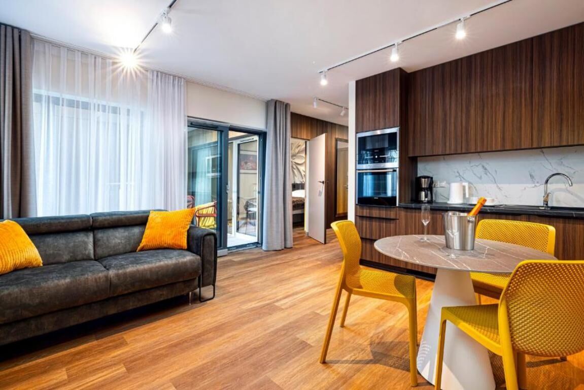 EASY RENT Apartments- The Art Lublin