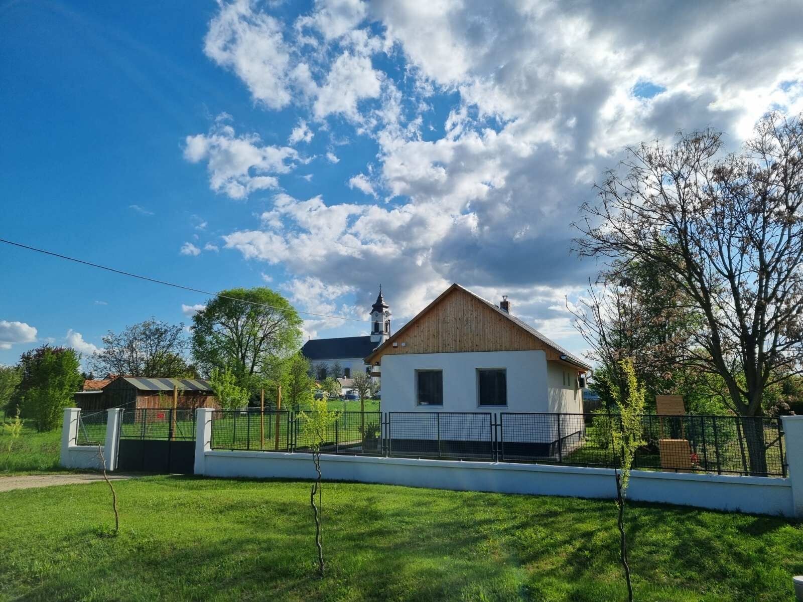Napfény Vendégház Sarud