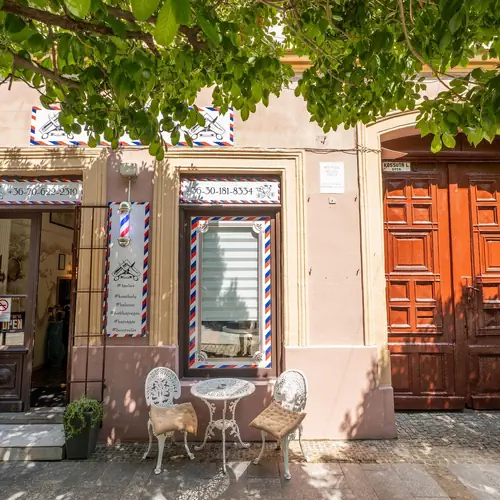 160 &eacute;ves  h&aacute;zunk k&iacute;v&uuml;lről