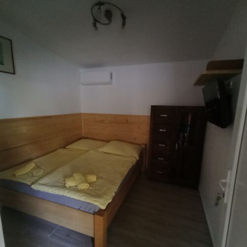 Heni Házikó Vendégház Balatonföldvár ★ 4