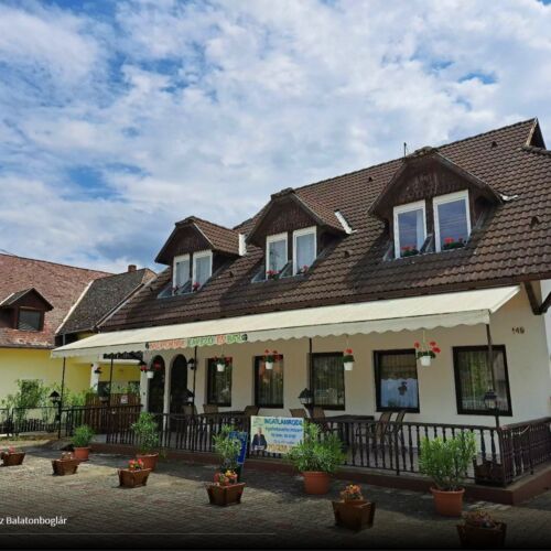 Dózsa Vendégház Balatonboglár ★ 4