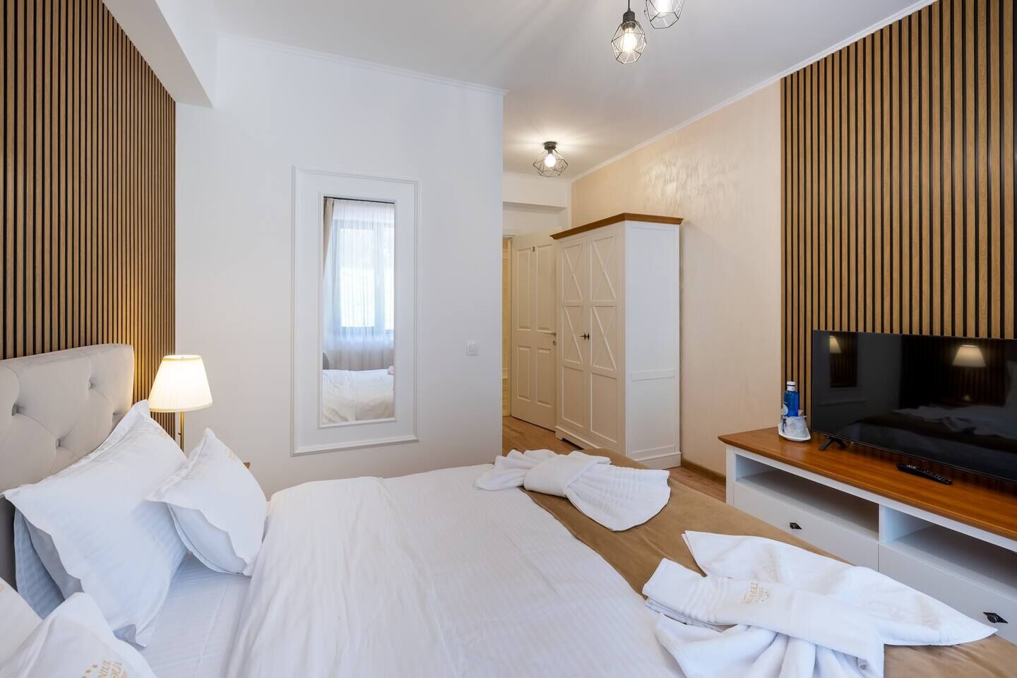 Chic Comfort Nature Views Pool 4 Micești