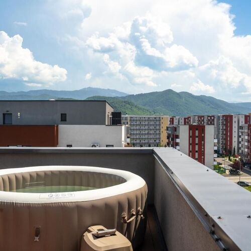 Skylark | Vancouver Penthouse - Jacuzzi & Panoramic View Brașov