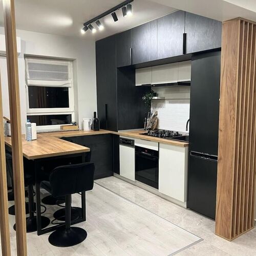 Skylark| Melbourne Penthouse with Jacuzzi & View Brașov