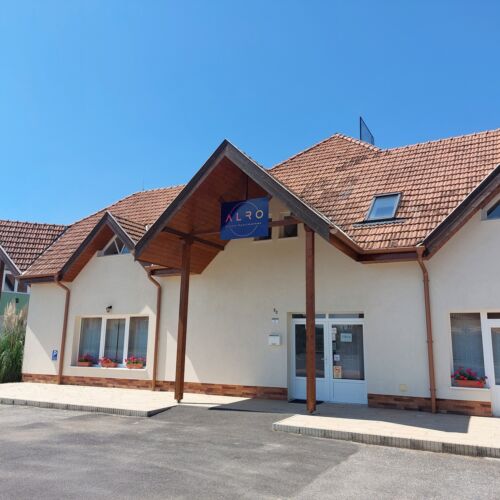 ALRO Stúdió Apartmanház Balatonszárszó ★★★ 2