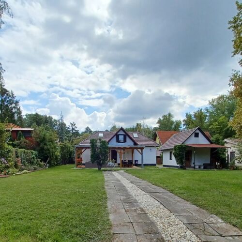 Szárszó Parti Apartman Balatonszárszó ★★ 4
