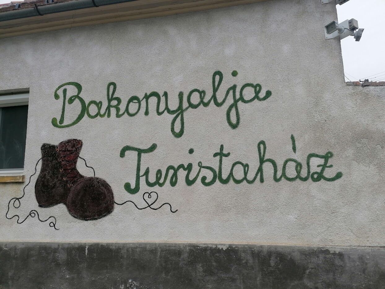 Bakonyalja Turistaház Homokbödöge