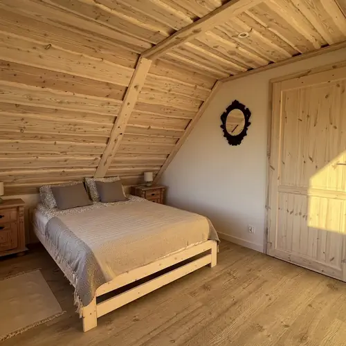 Domek 1 zachodni sypialnia nr 1