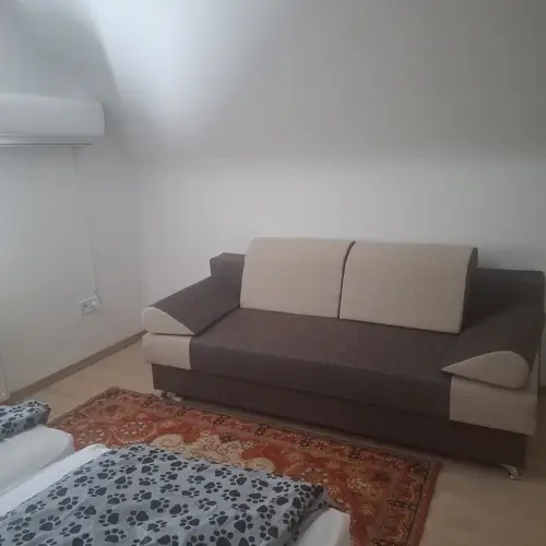 Tetőt&eacute;ri 3 fős szoba 