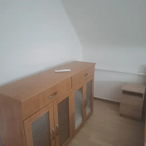 3 &aacute;gyas tetőt&eacute;ri szoba