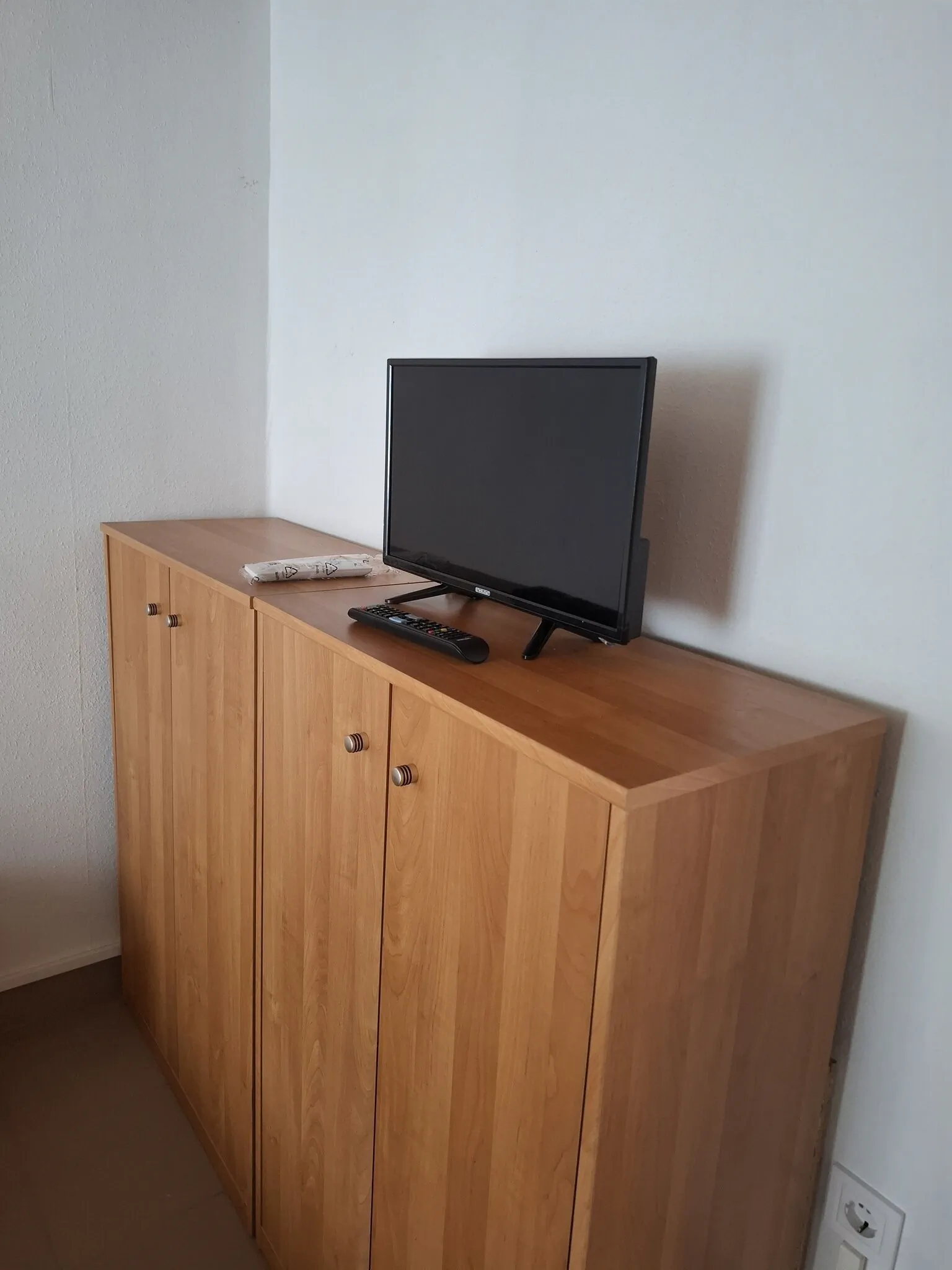 3 &aacute;gyas tetőt&eacute;ri szoba