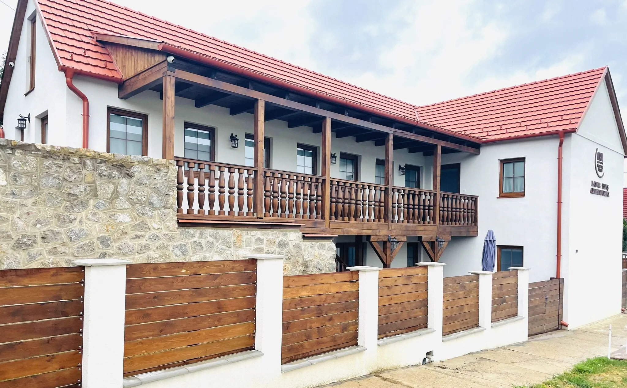 Lator-Hans Apartmanház Villány