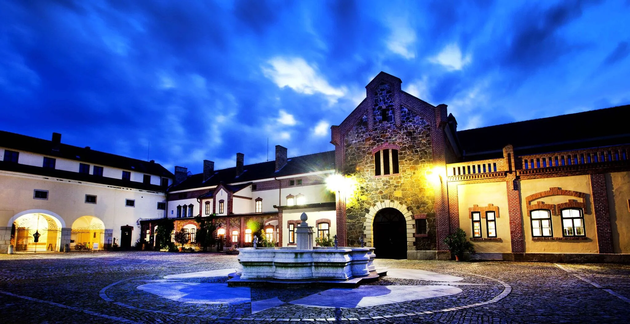 KNÍŽECÍ APARTMÁNY REGENT 