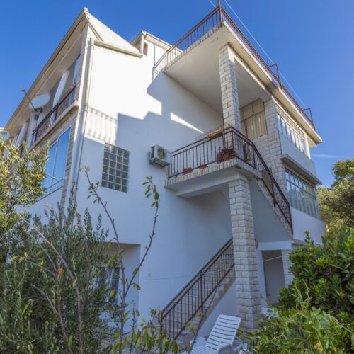 Apartments and Rooms Dotli Selce  2