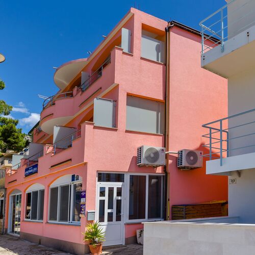 Apartments Juka Milna