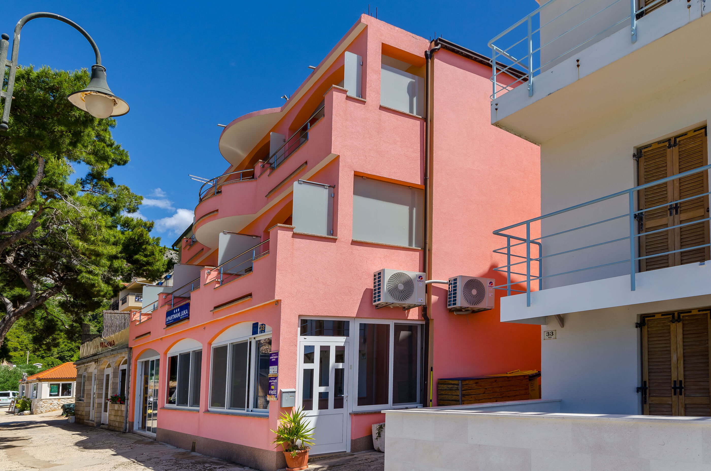 Apartments Juka Milna