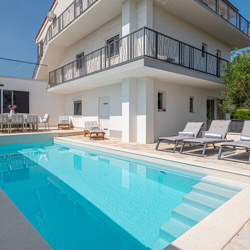 Apartments Villa Radelj Pirovac