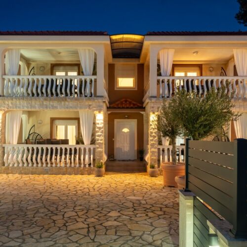 Apartments Quercus Vir  4